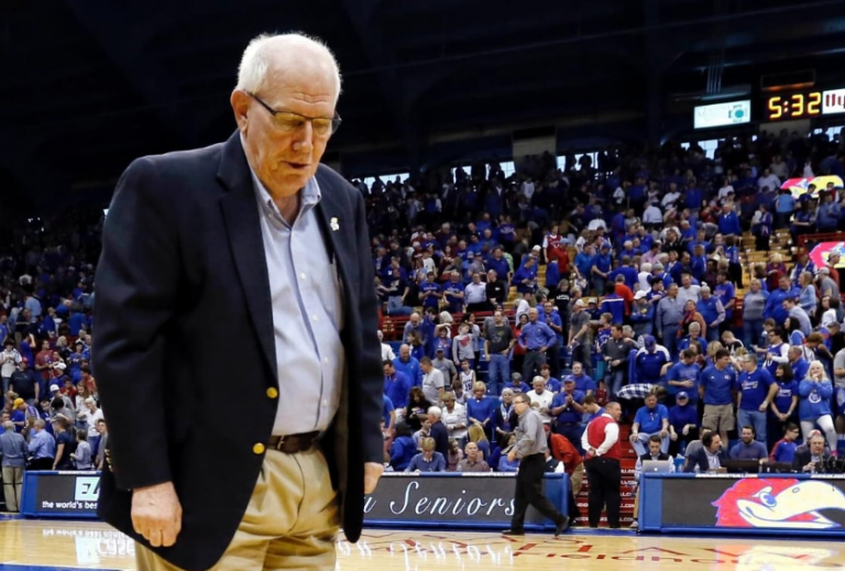 Voice of the Game: Bob Davis Dies at 80